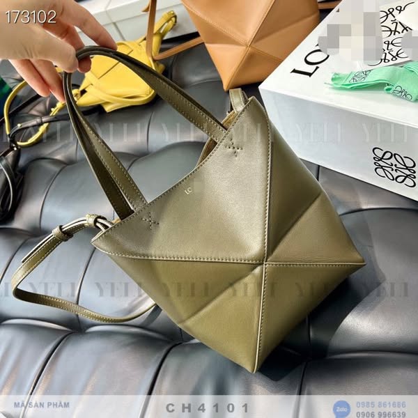 [CÓ SẴN] LOE Puzzle Fold Tote in shiny calfskin. Màu xanh, size mini.